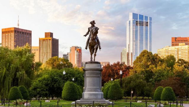 Boston day tour: Freedom Trail + Quincy Market + Public Garden + New England Aquarium