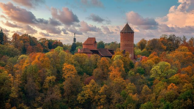 Excursión privada de día completo a Turaida, Sigulda y Cesis