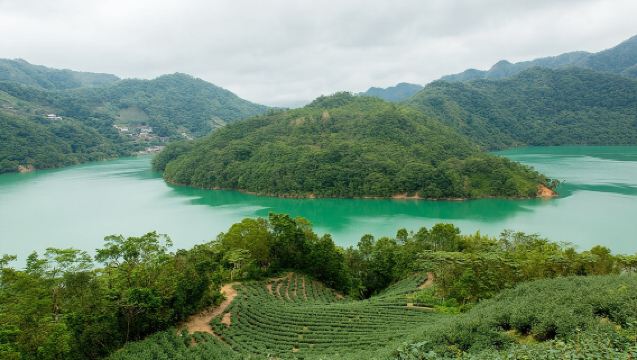 Thousand Island Lake and Pinglin Tea Plantation from Taipei