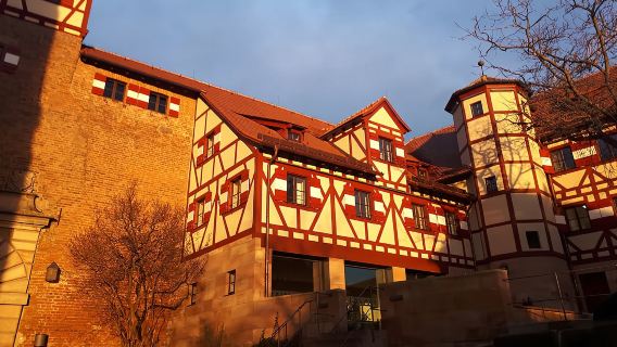 Trung tâm triển lãm Nuremberg + Bảo tàng Quốc gia Đức + Lâu đài Nürnberg tour 1 ngày