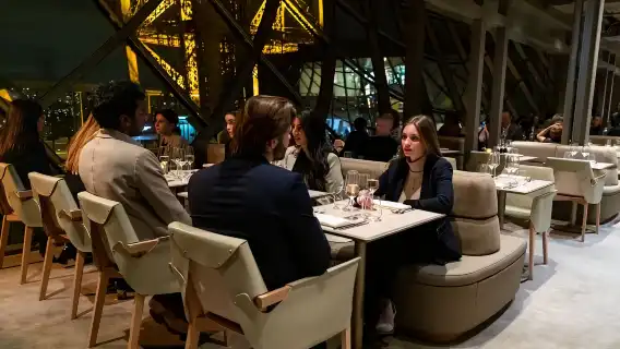 パリ エッフェル塔 マダムブラッスリー レストラン ディナー【グルメ体験/エッフェル塔】