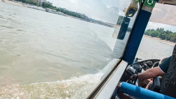 Budapest: tour in autobus galleggiante via terra e via acqua