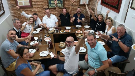 Barcelona: Tapas-Crawl, komplette Mahlzeit und Getränke inklusive