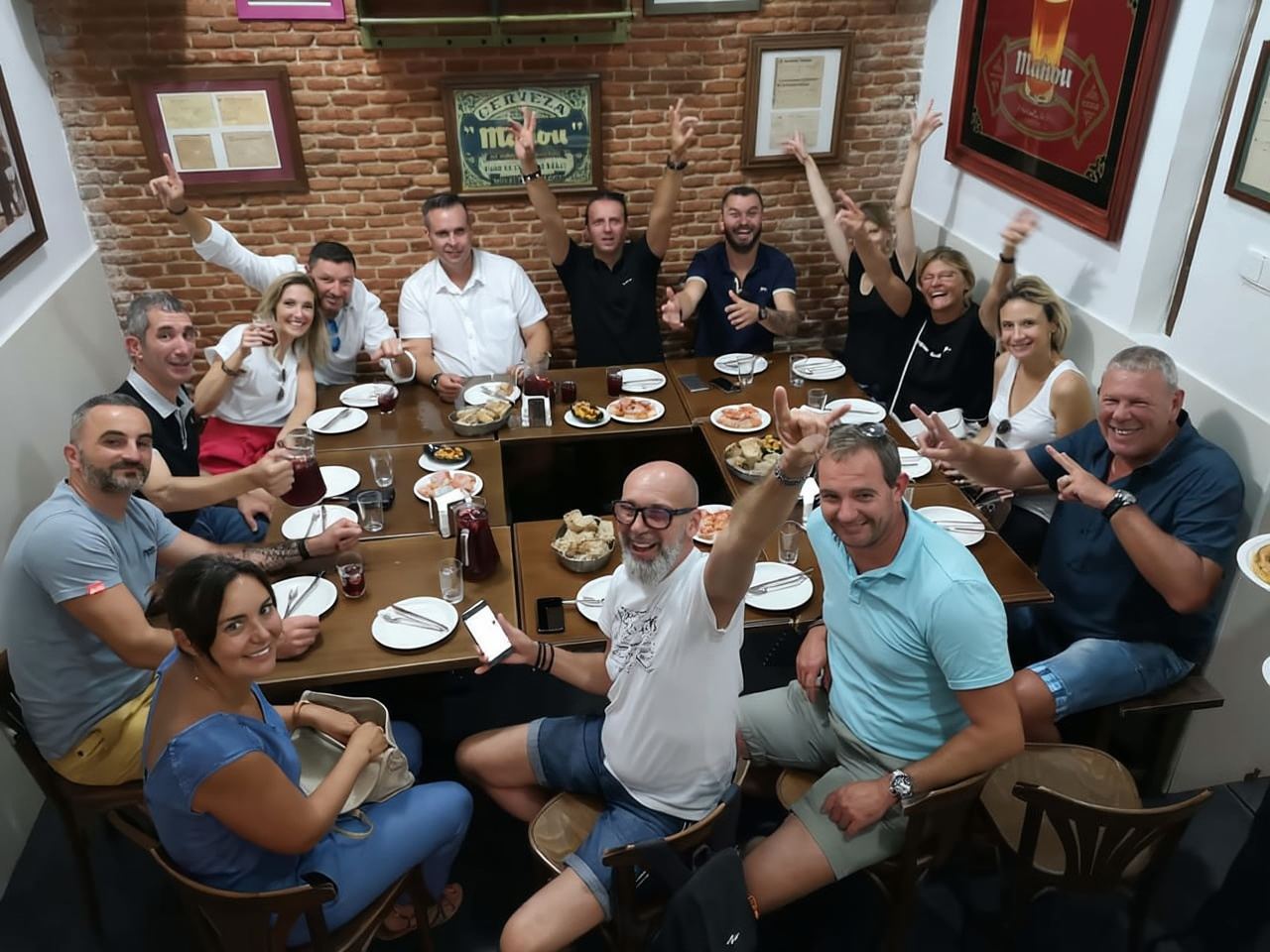 Barcelona: Tapas Crawl full meal & drinks all included