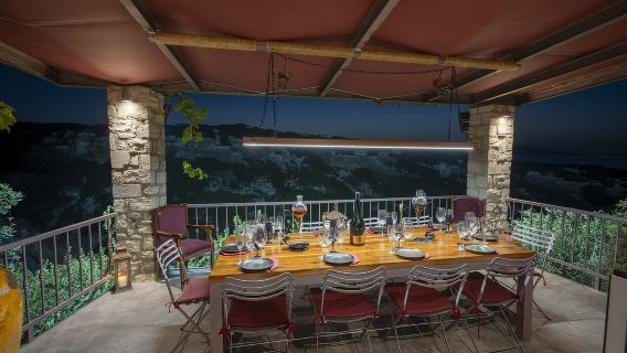 Crete: Trải nghiệm ẩm thực và rượu vang độc đáo bên trong hẻm núi Crete