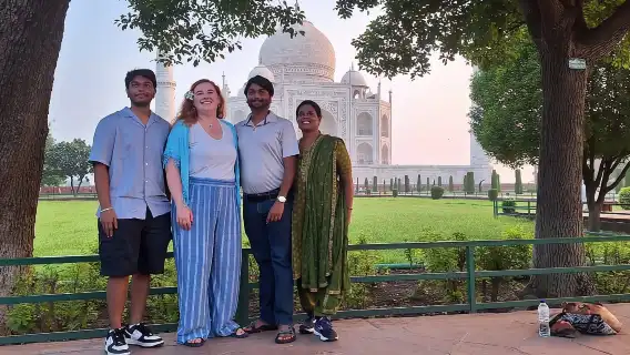 デリー発：タージ・マハル、ファテープル・シークリー、野生動物巡り2日間ツアー