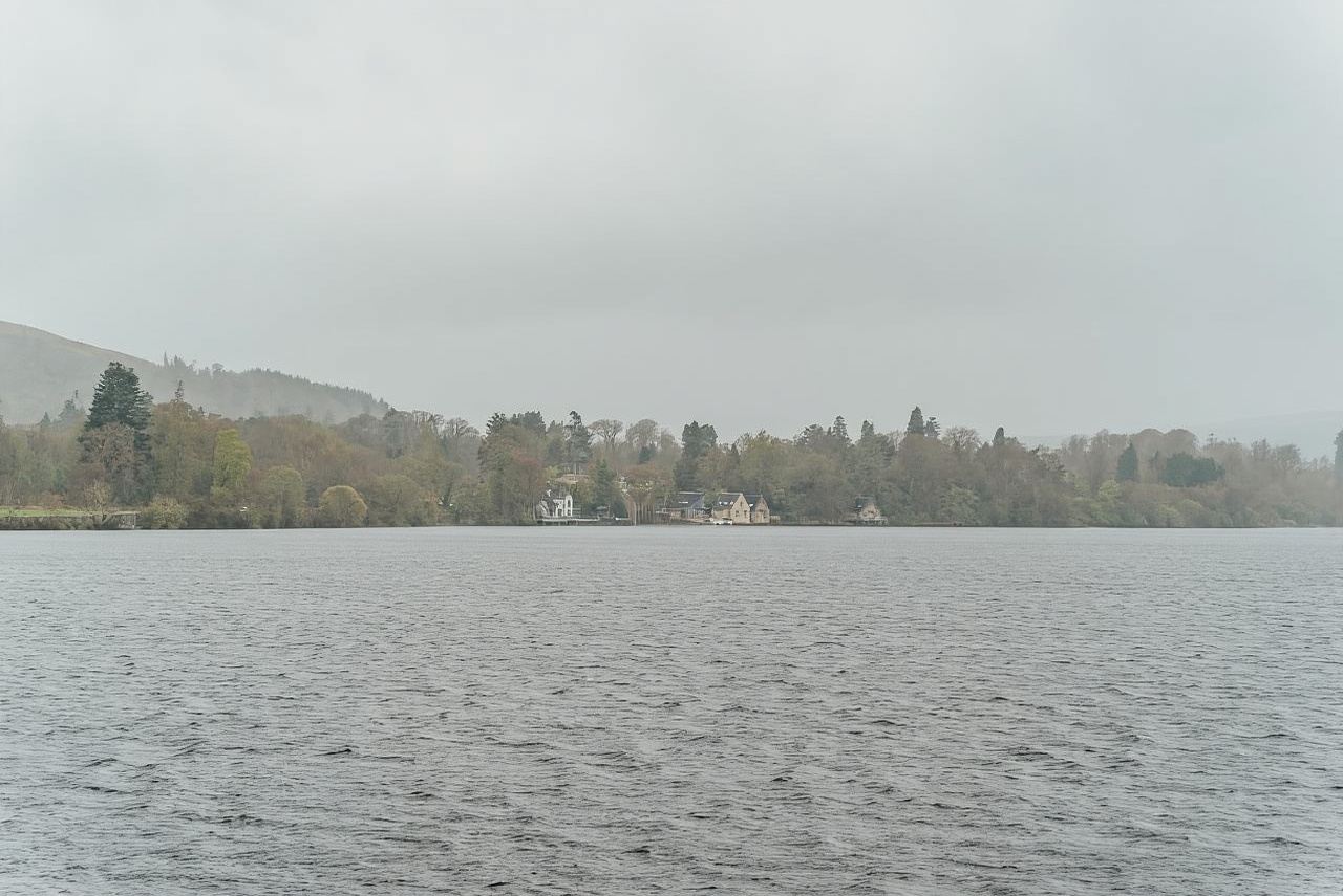 From Glasgow: Stirling Castle & Loch Lomond Tour with Cruise