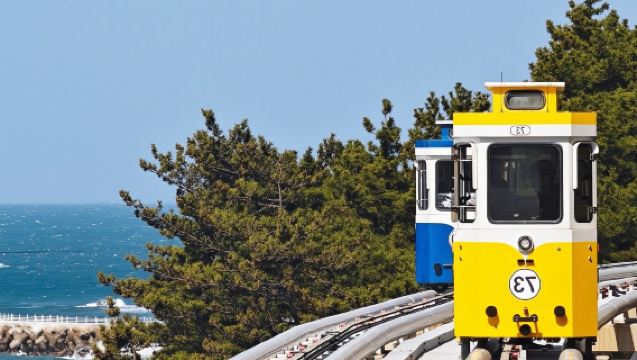 Lawatan Sehari Kapsul Langit + Jejak Langit Pulau Oryukdo + Pantai Putih + Kampung Budaya Gamcheon [Laluan B]