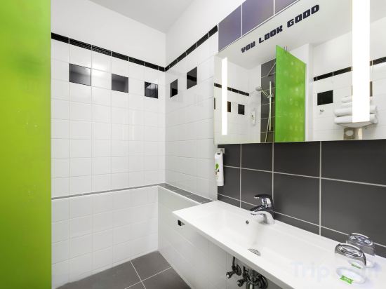 Ibis Styles Budapest Center - Tap to explore photos