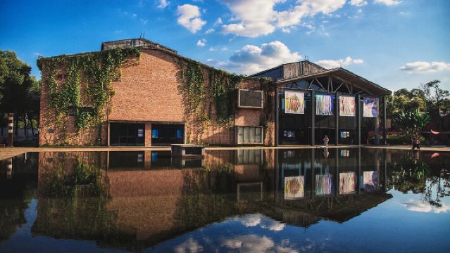 Jingdezhen private guided one-day tour China Ceramics Museum Ancient Kiln Folklore Expo Area Taoyangli Taoxichuan Cultural and Creative District