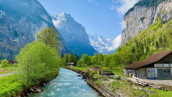 Private Full-Day Tour to Grindelwald Lauterbrunnen Interlaken Mürren from Basel