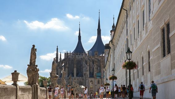 จากปราก: ทัวร์ชมสถานที่ UNESCO Kutna Hora พร้อมโบสถ์กระดูก