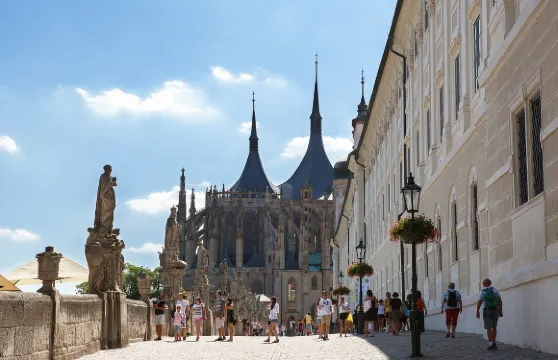 捷克布拉格庫特納霍拉KH小鎮一日遊 芭芭拉教堂+包來回火車票