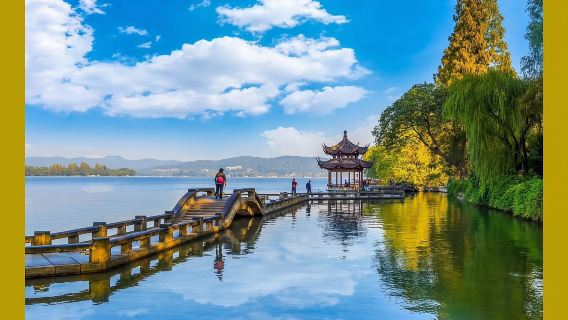 Hangzhou + Città di Songcheng + Tempio di Lingyin + tour di un giorno al Lago dell'Ovest / guida/ Cinese / Inglese / Russo / F