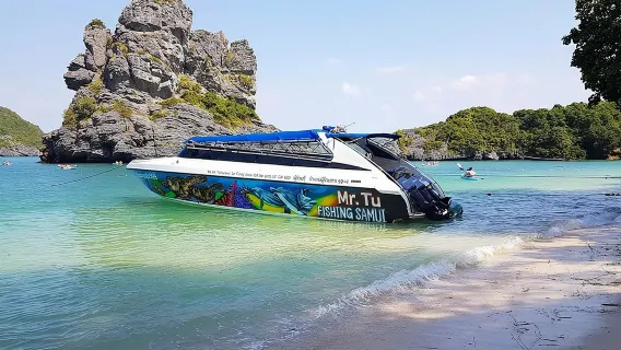 Mr. Tu Day Trip to Angthong Marine Park by Speed Boat from Koh Samui