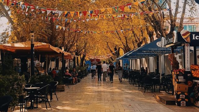 Fußtour durch Tirana