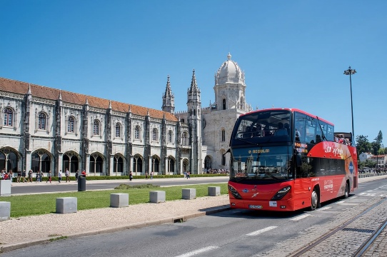 Lisbon: Hop-on Hop-off Bus and Boat with Oceanarium Ticket