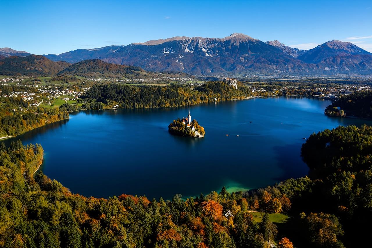 Liubliana: tour de un día al lago Bled, la cueva de Postojna y Predjama