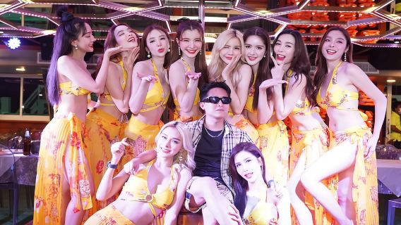 Pattaya: All Star Dinner Cruise, Cabaret Show & Beer Buffet
