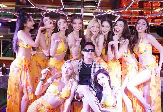 Pattaya: All Star Dinner Cruise, Cabaret Show & Beer Buffet