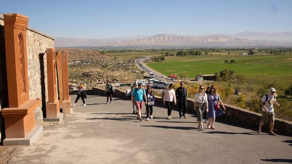 Yerevan: Khor Virap, Noravank, Cave & Wine Tasting Day Trip