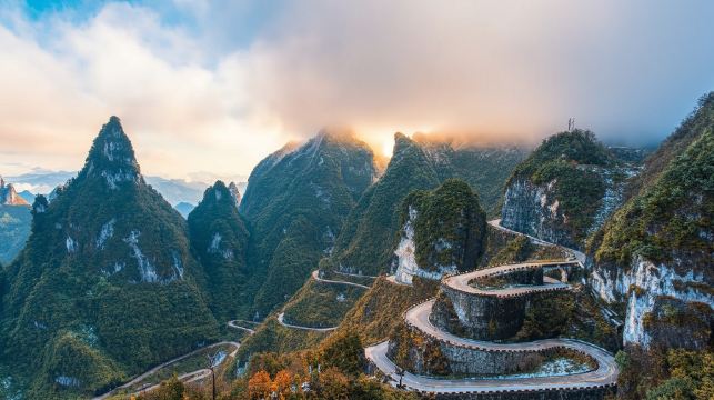 張家界私人團一日遊｜天門山奇觀 + 玻璃橋 雙重震撼體驗