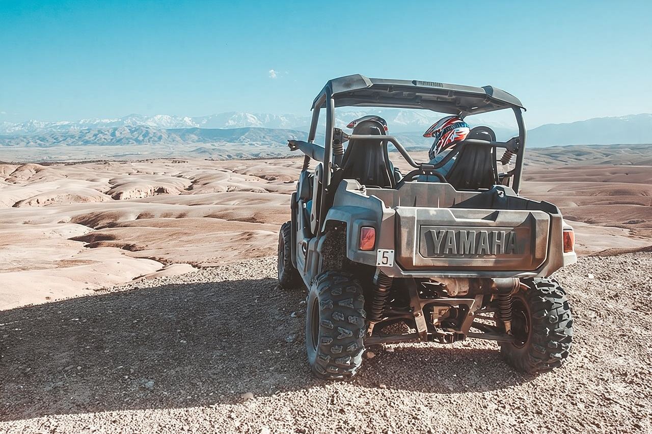 Tour privato di un giorno intero nel deserto di Agafay in buggy con pranzo