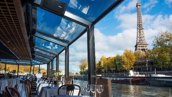Seine River: Lunch Cruise with 3-Course Gourmet Meal