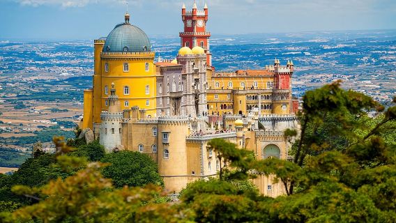 Full-Day Private Sintra Tour with Wine Tasting and Pena Palace