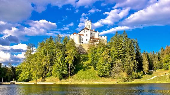 Fairytale Castle & Wine Tasting & Lunch