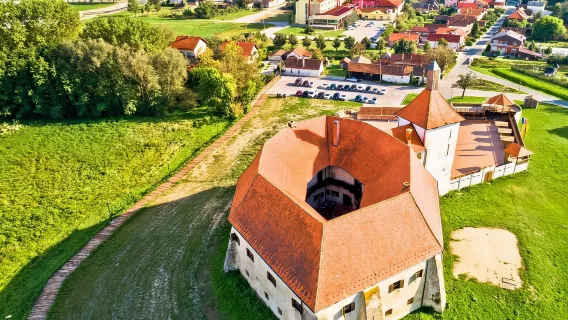 Serbia + Croatia one-day tour: Exploring Durdevac Castle and Desert Wonders