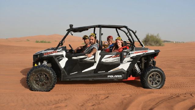 ทัวร์รถบักกี้ 4 ที่นั่ง Dubai Morning ขี่แซนด์บอร์ดและขี่อูฐ