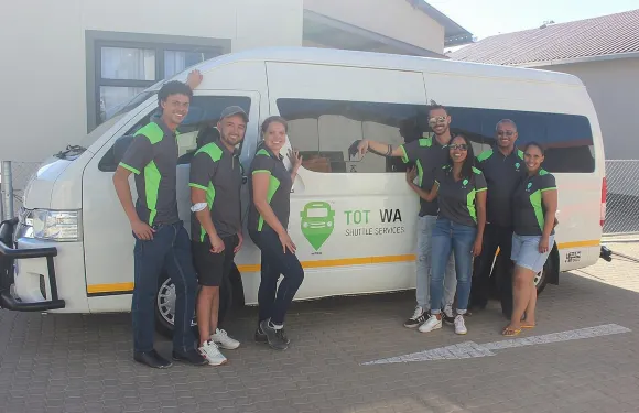 温得和克與荷西亞·庫塔科國際機場之間的私人接送