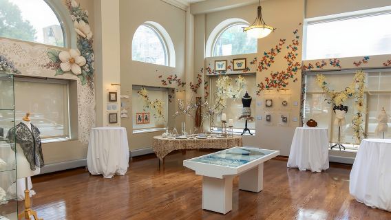 เยี่ยมชมพิพิธภัณฑ์ Raleigh Lace