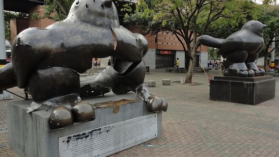 Lawatan Berjalan Kaki, Kereta Kabel & Rasa Buah