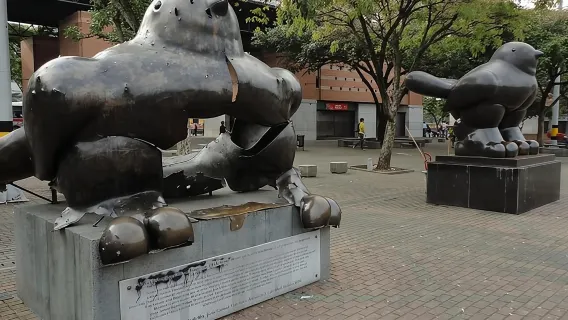 Tour a piedi, funivia e degustazione di frutta