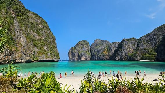 Full-Day Phi Phi Lah, Phi Phi Don, from Koh Lanta(By Speed Boat)