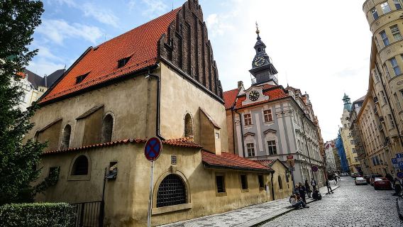 Prague Synagogues and Jewish Quarter Private Walking Tour