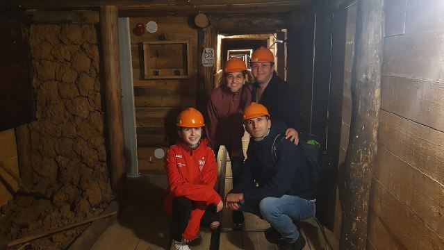 Bảo Tàng Đường Hầm: Tour Chiến Tranh Bosnia & Nam Tư với Cựu Chiến Binh