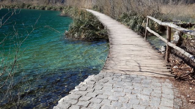 Экскурсия из Задара на Плитвицкие озёра с предварительно забронированными входными билетами.