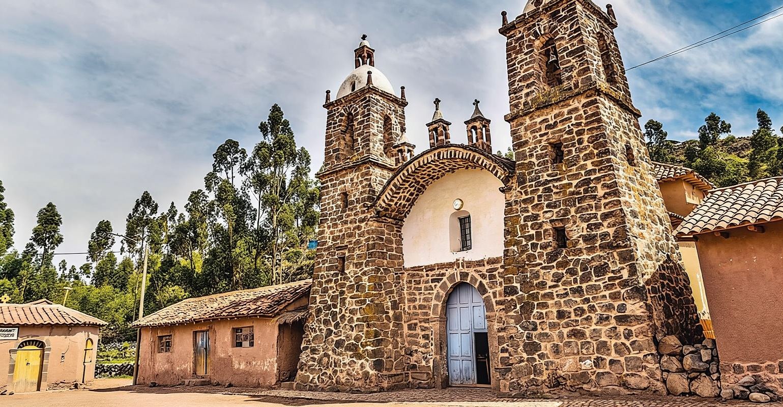 Cusco: Scenic Route of the Sun to Puno with Buffet Lunch