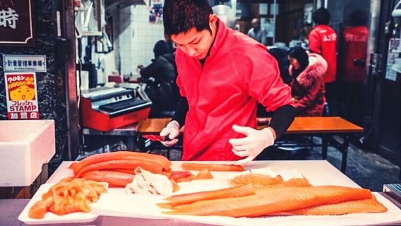 Osaka: Geführter Rundgang zu Hotspots und versteckten Juwelen