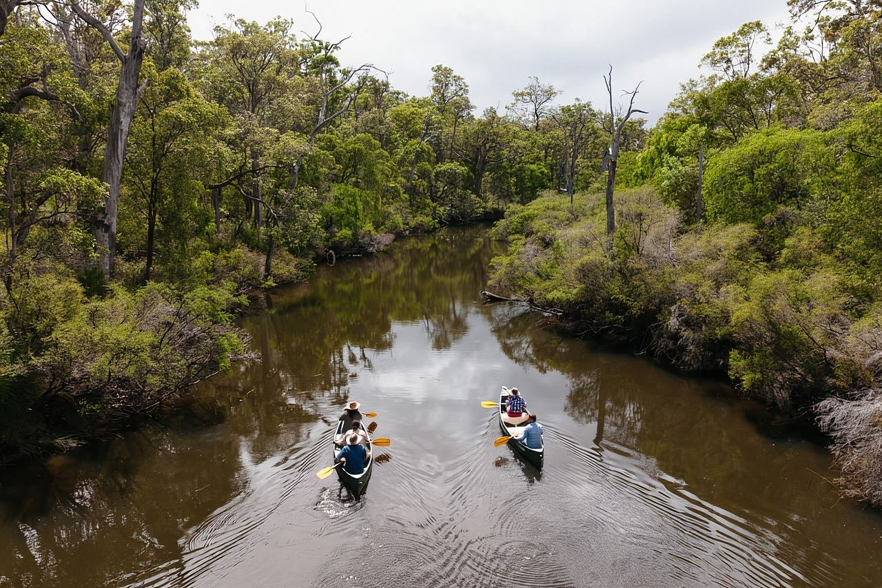 Margaret River: Guided Canoe & 4x4 Tour with Lunch & Wine