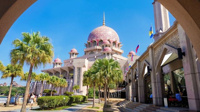 吉隆坡+布城粉紅清真寺+馬六甲一日遊【拼團/獨立團一日遊】