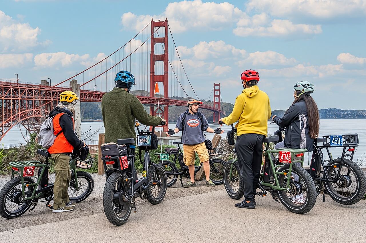 Golden Gate Bridge Guided Bicycle Tour with Lunch at Local Hotspot