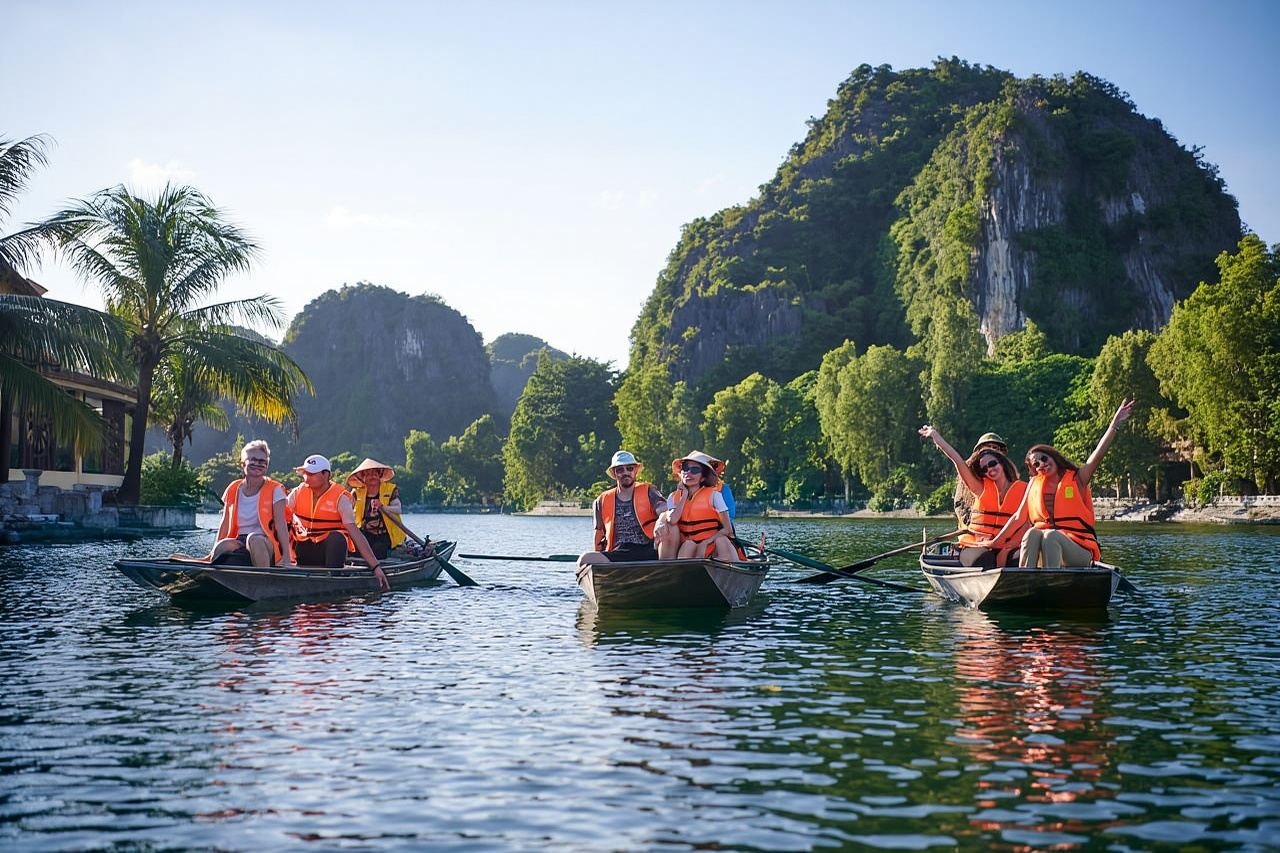 Best Seller HOA LU – CYCLING - TRANG AN – MUA CAVE 1-Day From Hanoi