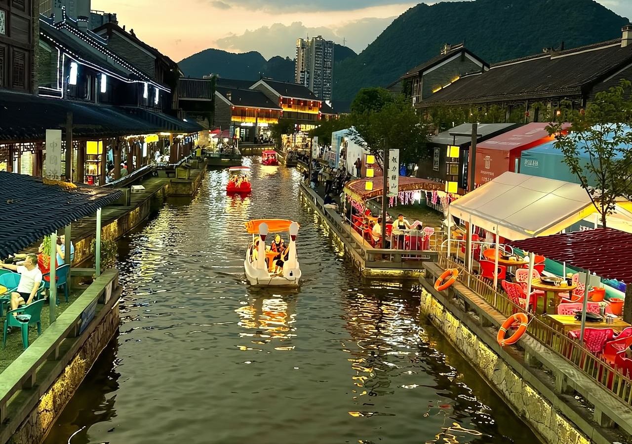 貴州六盤水+梅花山+水城古鎮+大河堡涼都花海|自選車輛及司機日遊