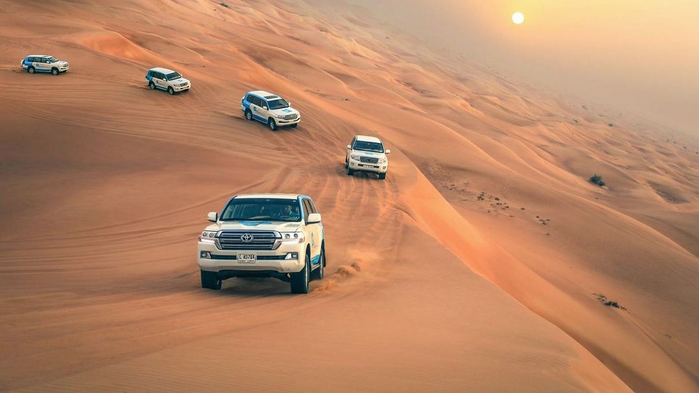 Dubai Premium Red Dune Bashing + Experience at Al Khayma Seahorse Camp