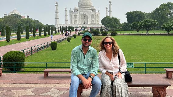 Da Delhi: tour privato del Taj Mahal e di Agra con pasto a 5 stelle in auto