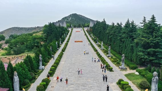 Xian Qianling Mausoleum and Hanyangling Museum Private History Day Tour